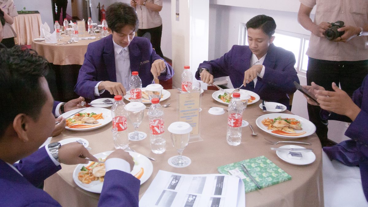 9. Table Manner-1